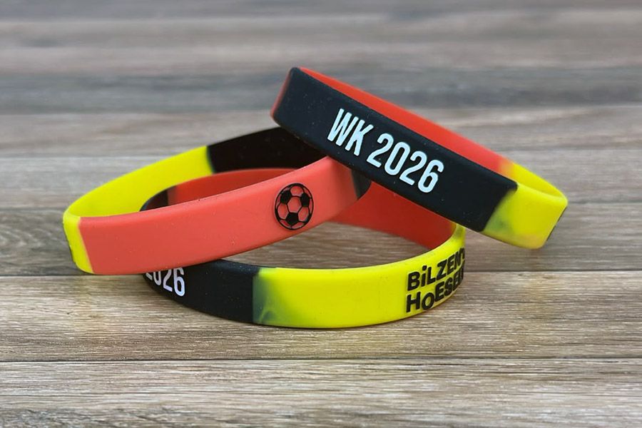 siliconen polsbandjes in de Belgische kleuren voor het WK 2026 voor gemeente Bilzen-Hoeselt met reliëfdruk in kleur